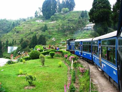 darjeeling himalayan train